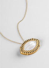 Kiss Pendant